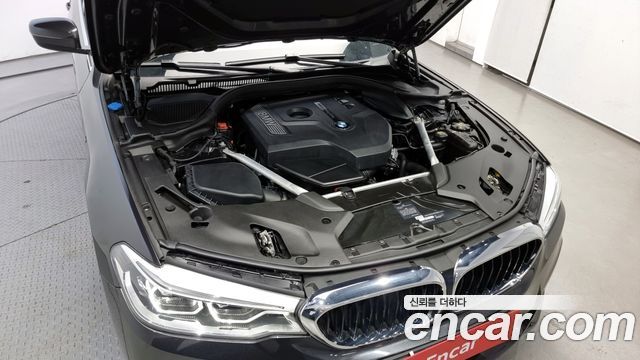 BMW 5-Series 530i xDrive M Sport Package