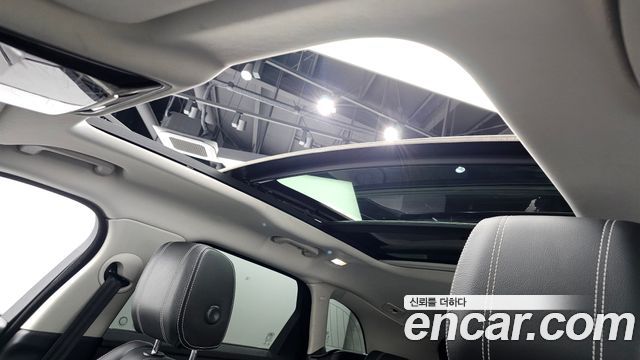 Land Rover Range Rover Velar 2.0 D240 SE