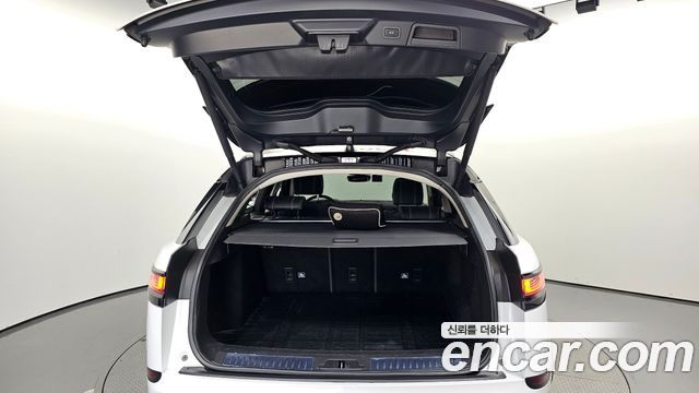 Land Rover Range Rover Velar 2.0 D240 SE