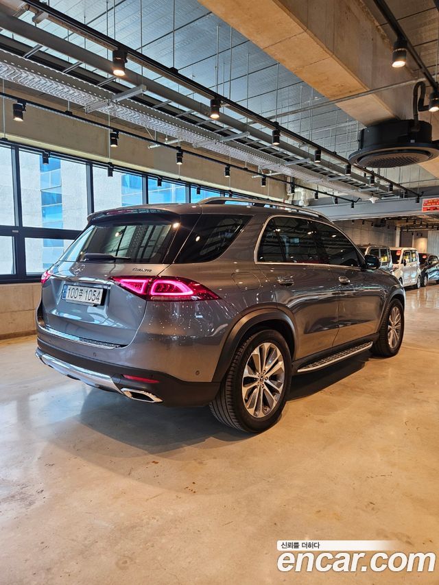 Mercedes-Benz GLE-Class GLE300d 4MATIC