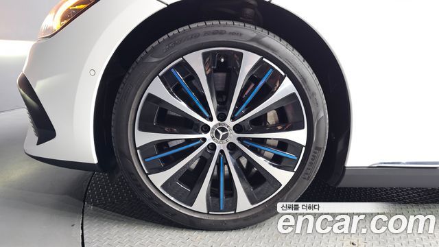 Mercedes-Benz EQE EQE350+