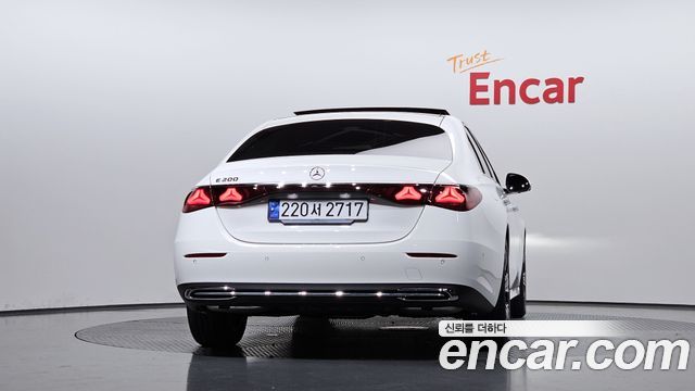 Mercedes-Benz E-Class E200 Avantgarde