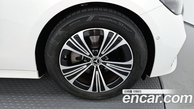 Mercedes-Benz E-Class E200 Avantgarde