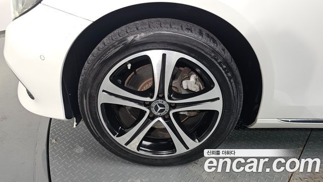 Mercedes-Benz E-Class E220d 4MATIC Exclusive