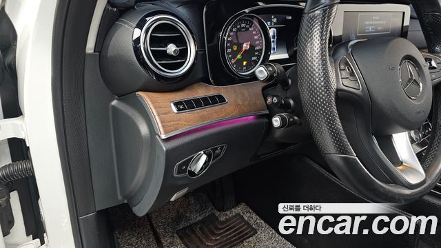 Mercedes-Benz E-Class E220d 4MATIC Exclusive