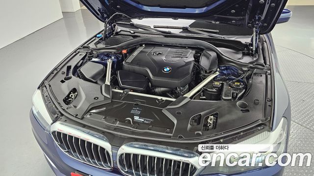 BMW 5-Series 520i Luxury
