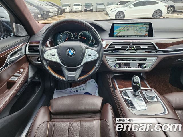 BMW 7-Series 750Li xDrive Premium