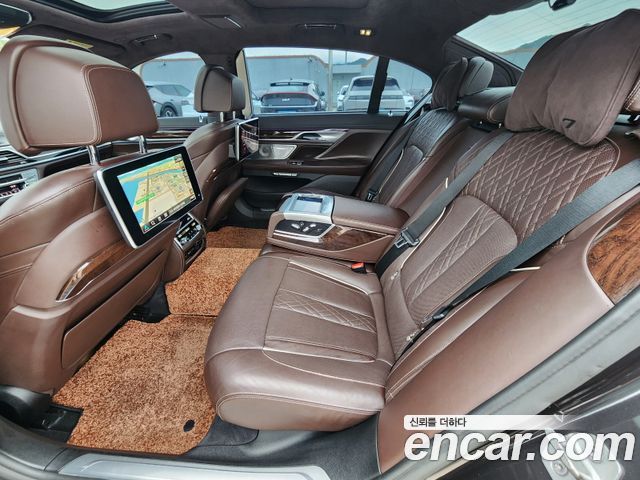 BMW 7-Series 750Li xDrive Premium