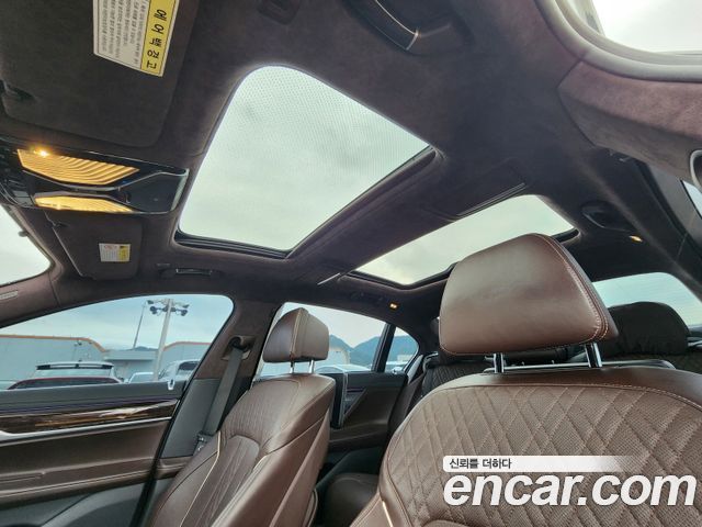 BMW 7-Series 750Li xDrive Premium