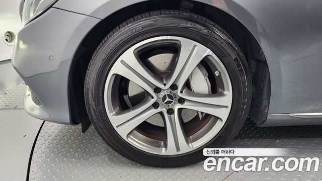 Mercedes-Benz E-Class E300 Avantgarde