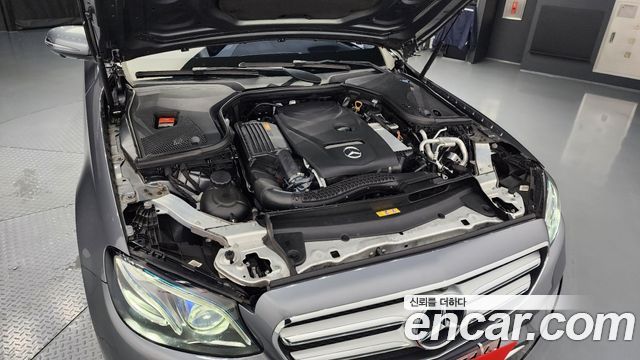 Mercedes-Benz E-Class E300 Avantgarde