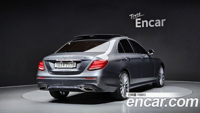 Mercedes-Benz E-Class E350 4MATIC AMG Line