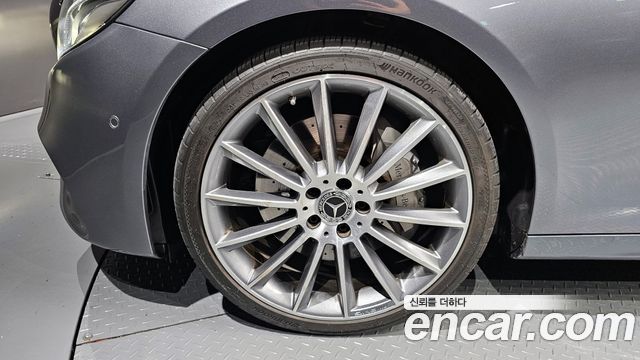 Mercedes-Benz E-Class E350 4MATIC AMG Line