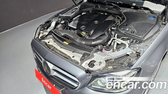 Mercedes-Benz E-Class E350 4MATIC AMG Line