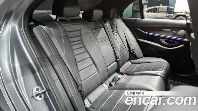 Mercedes-Benz E-Class E350 4MATIC AMG Line