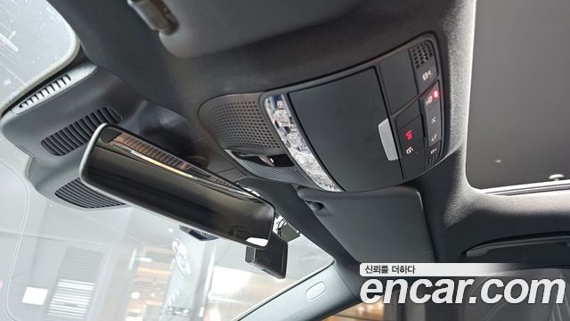 Mercedes-Benz E-Class E350 4MATIC AMG Line