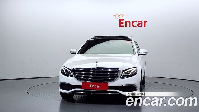 Mercedes-Benz E-Class E300 4MATIC Exclusive