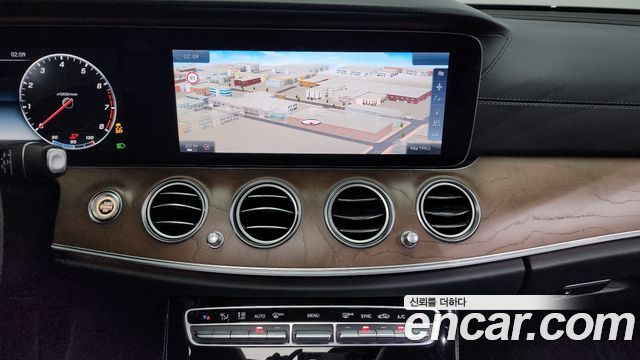 Mercedes-Benz E-Class E300 4MATIC Exclusive