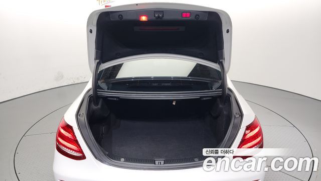 Mercedes-Benz E-Class E300 4MATIC Exclusive