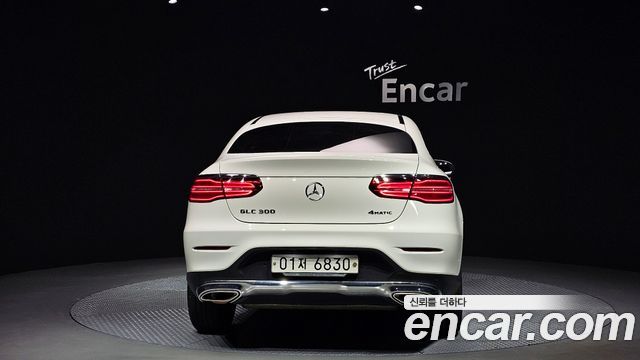 Mercedes-Benz GLC-Class GCL300 4MATIC Coupe