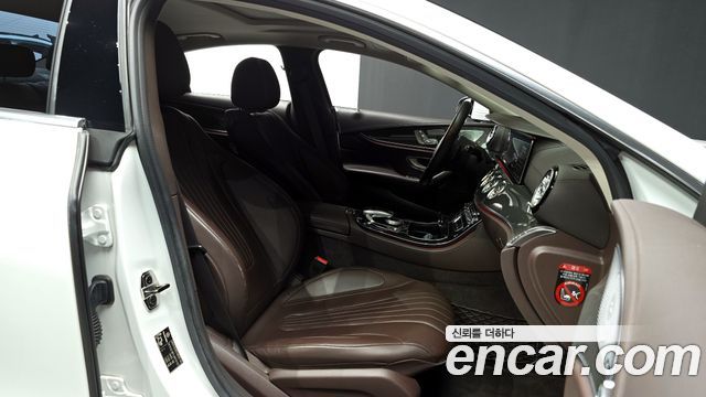 Mercedes-Benz CLS-Class CLS300d AMG Line