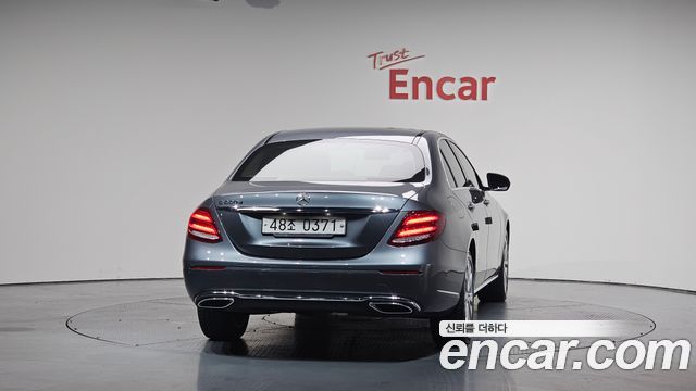 Mercedes-Benz E-Class E220d Exclusive