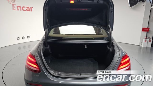 Mercedes-Benz E-Class E220d Exclusive
