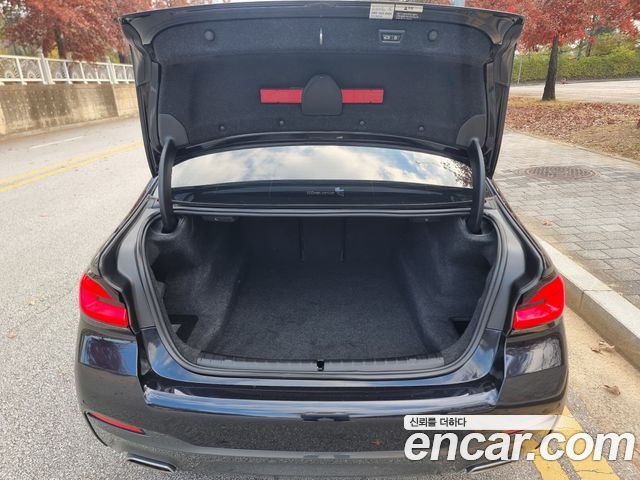 BMW 5-Series 530i xDrive M Sport Package