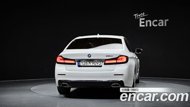 BMW 5-Series 520i Luxury