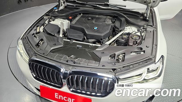 BMW 5-Series 520i Luxury