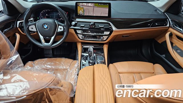 BMW 5-Series 520i Luxury