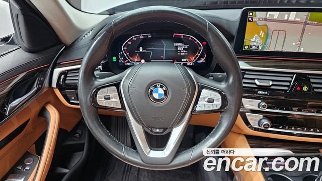 BMW 5-Series 520i Luxury