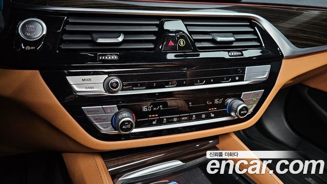 BMW 5-Series 520i Luxury
