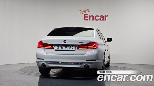 BMW 5-Series 520i Luxury