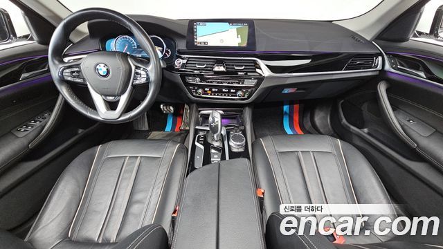 BMW 5-Series 520i Luxury