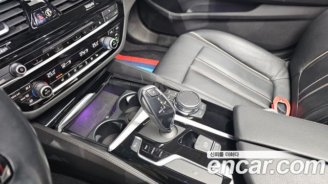 BMW 5-Series 520i Luxury