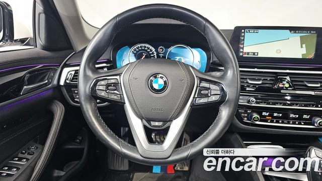 BMW 5-Series 520i Luxury