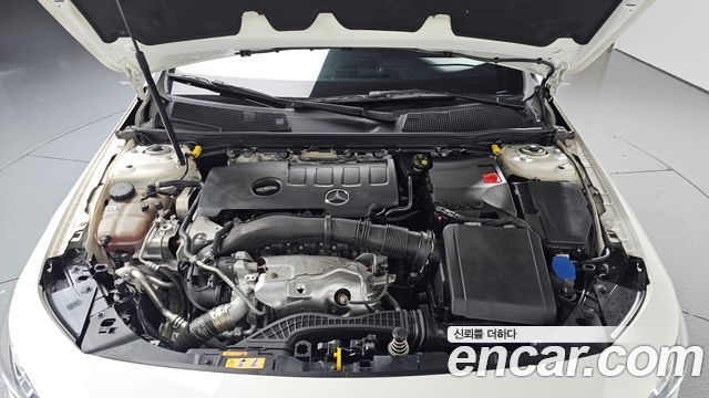 Mercedes-Benz CLA-Class CLA250 4MATIC
