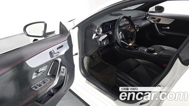 Mercedes-Benz CLA-Class CLA250 4MATIC