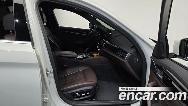 BMW 5-Series 523d xDrive M Sport