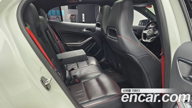 Mercedes-Benz GLA-Class GLA45 AMG 4MATIC
