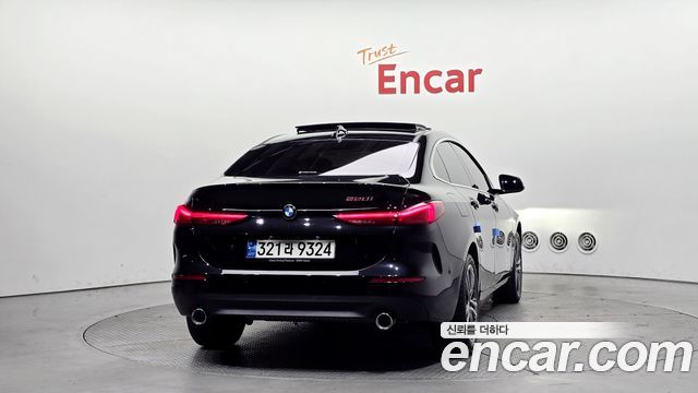 BMW 2-Series 220i Advantage