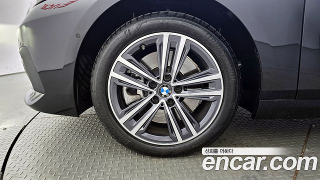 BMW 2-Series 220i Advantage