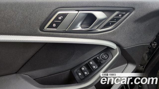 BMW 2-Series 220i Advantage