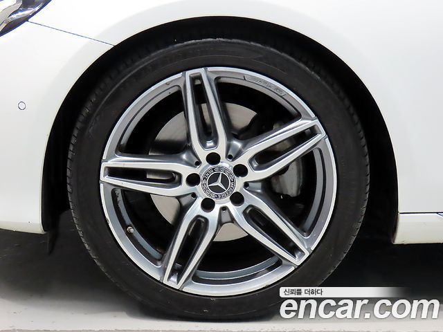 Mercedes-Benz E-Class E200 Avantgarde