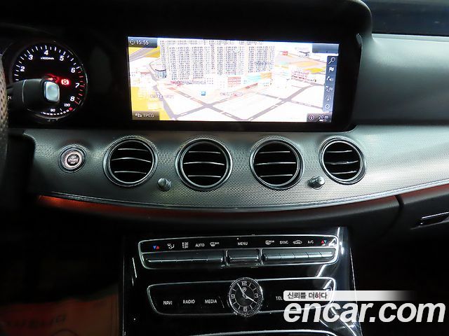 Mercedes-Benz E-Class E200 Avantgarde