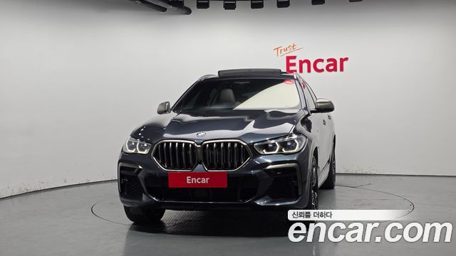 BMW X6 M50i