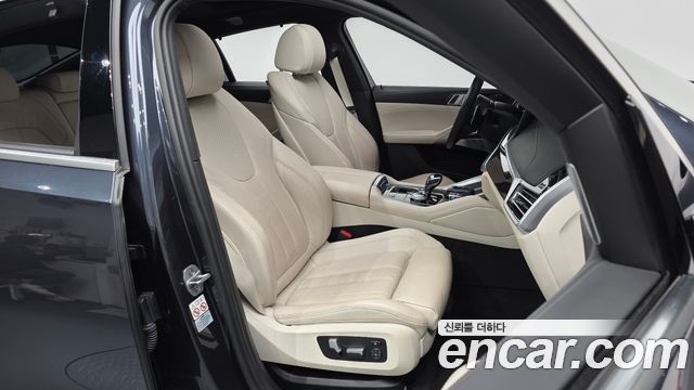 BMW X6 M50i