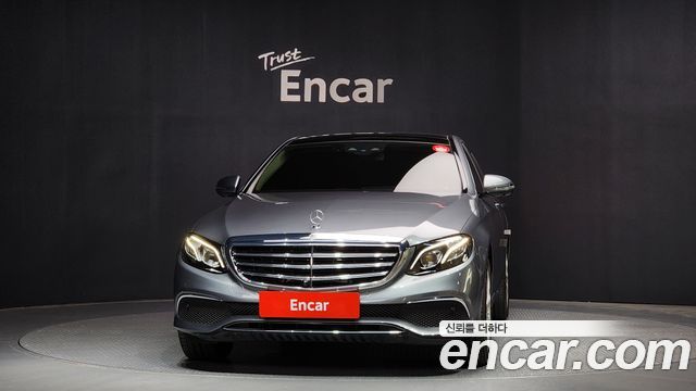 Mercedes-Benz E-Class E300 4MATIC Exclusive
