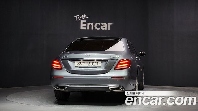 Mercedes-Benz E-Class E300 4MATIC Exclusive